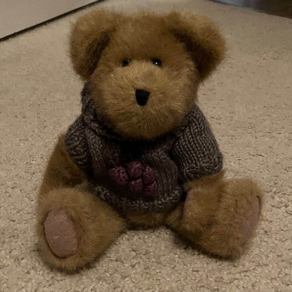 Boyds Bears Riesling Beardeaux Plush 10” Retired Grape Sweater Poseable